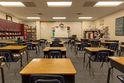 Photo of a classroom with tunable LED ceiling fixtures