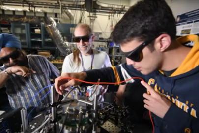 The QUANT-NET research team has designed a two-level control framework for quantum networks. This two-level control framework and scheduler are being deployed and evaluated in the QUANT-NET testbed. 