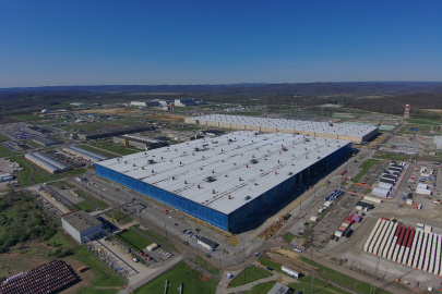 Aerial view of a large facility building at the Portsmouth Site