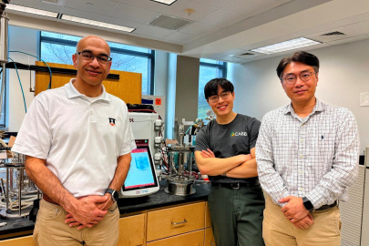 Part of the CABBI team. Pictured from left: Professor Vijay Singh, researcher Degaulle Dai, and Professor Yong-Su Jin.