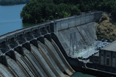 Color picture of Allatonna Dam