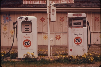 Energy 101 History Timeline: Oil Prices and Vehicle Technologies
