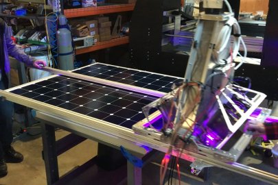 The first prototype of the non-contact scanner