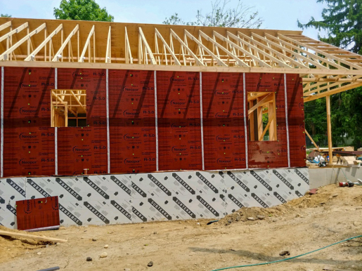 United Way of Long Island built this 1,936-square-foot affordable multifamily home in Medford, New York, to the high performance criteria of the U.S. Department of Energy Zero Energy Ready Home (ZERH) program.