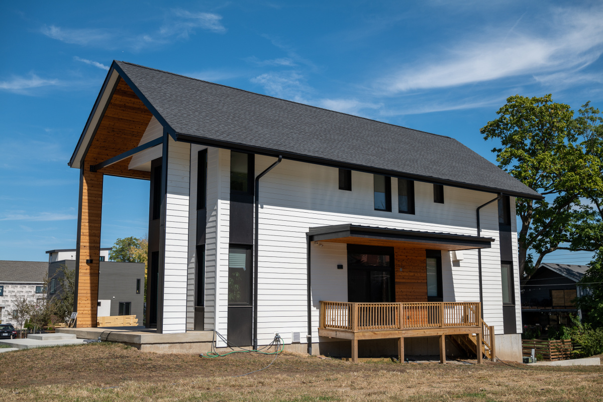 Kala Performance Homes built this 2,901-square-foot custom home in Kansas City, Missouri, to the high performance criteria of the U.S. Department of Energy’s Zero Energy Ready Home (ZERH) program.
