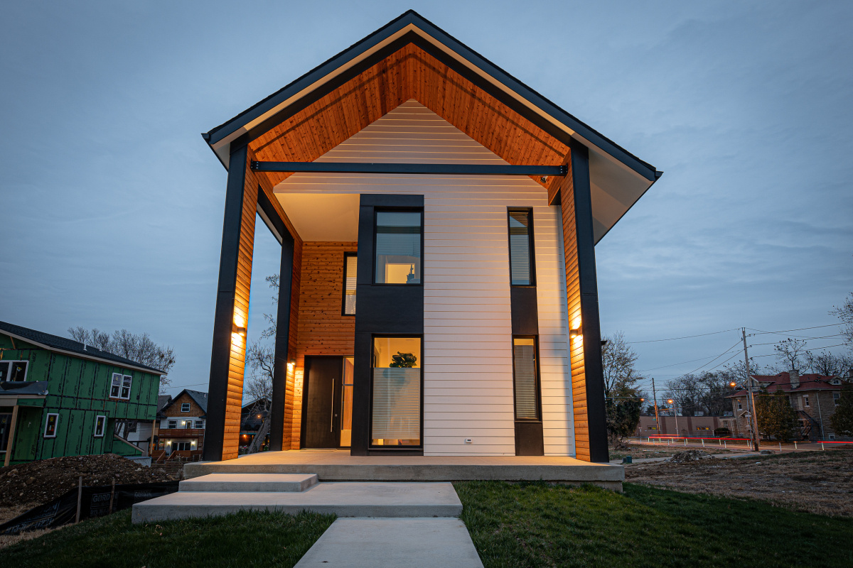 Kala Performance Homes built this 2,901-square-foot custom home in Kansas City, Missouri, to the high performance criteria of the U.S. Department of Energy’s Zero Energy Ready Home (ZERH) program.