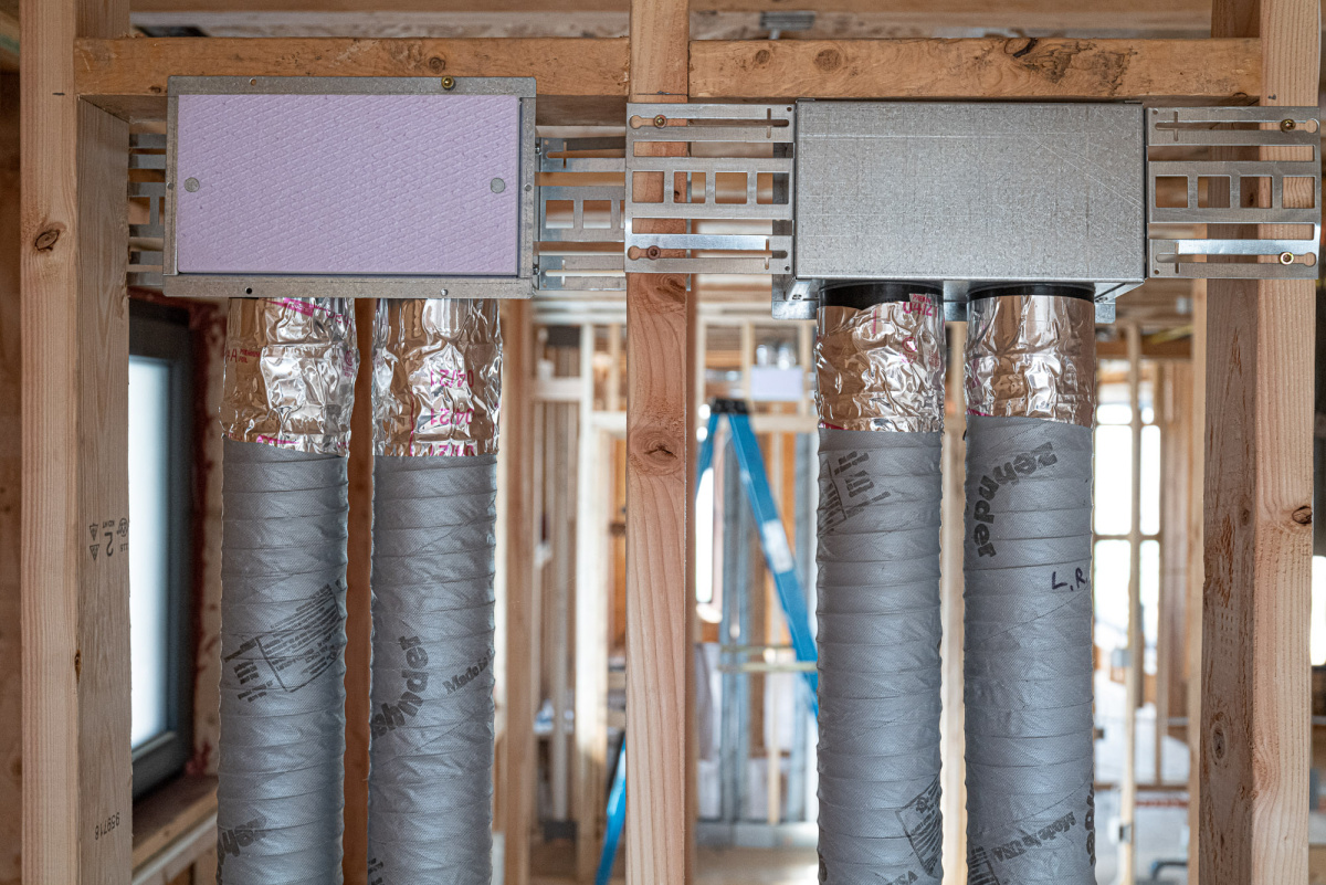 Kala Performance Homes built this 2,901-square-foot custom home in Kansas City, Missouri, to the high performance criteria of the U.S. Department of Energy’s Zero Energy Ready Home (ZERH) program.