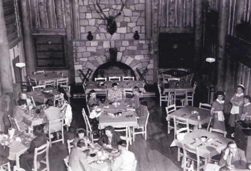 A cafeteria in a lodge