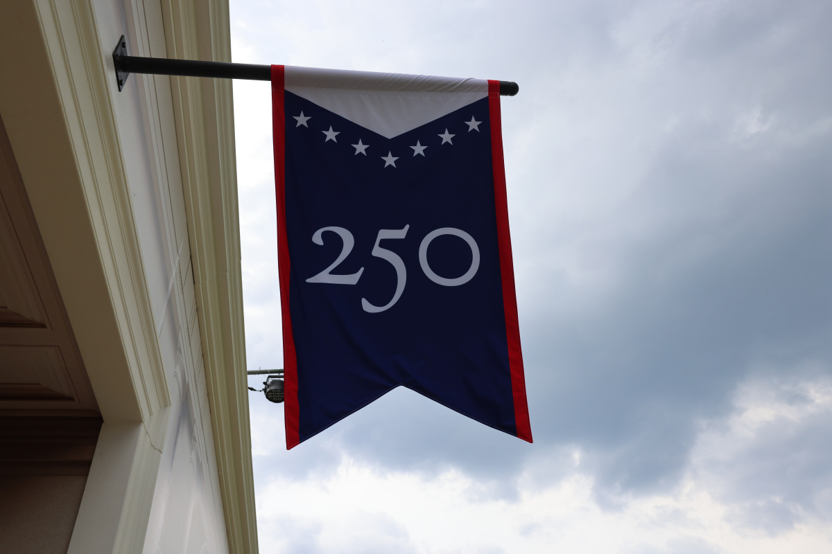 250th banner