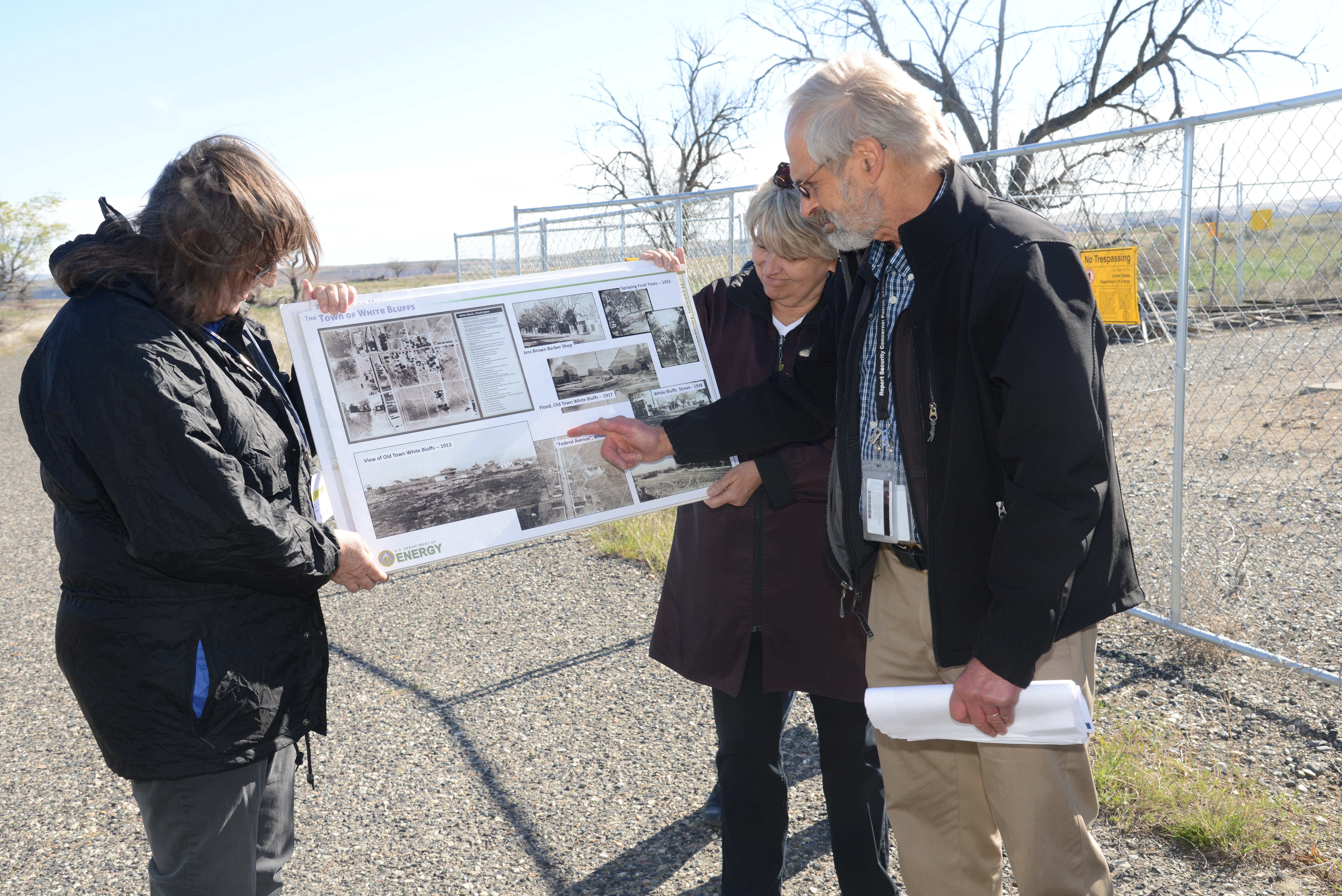 Team receives overview on the Hanford town site Team receives overview on the Hanford town site