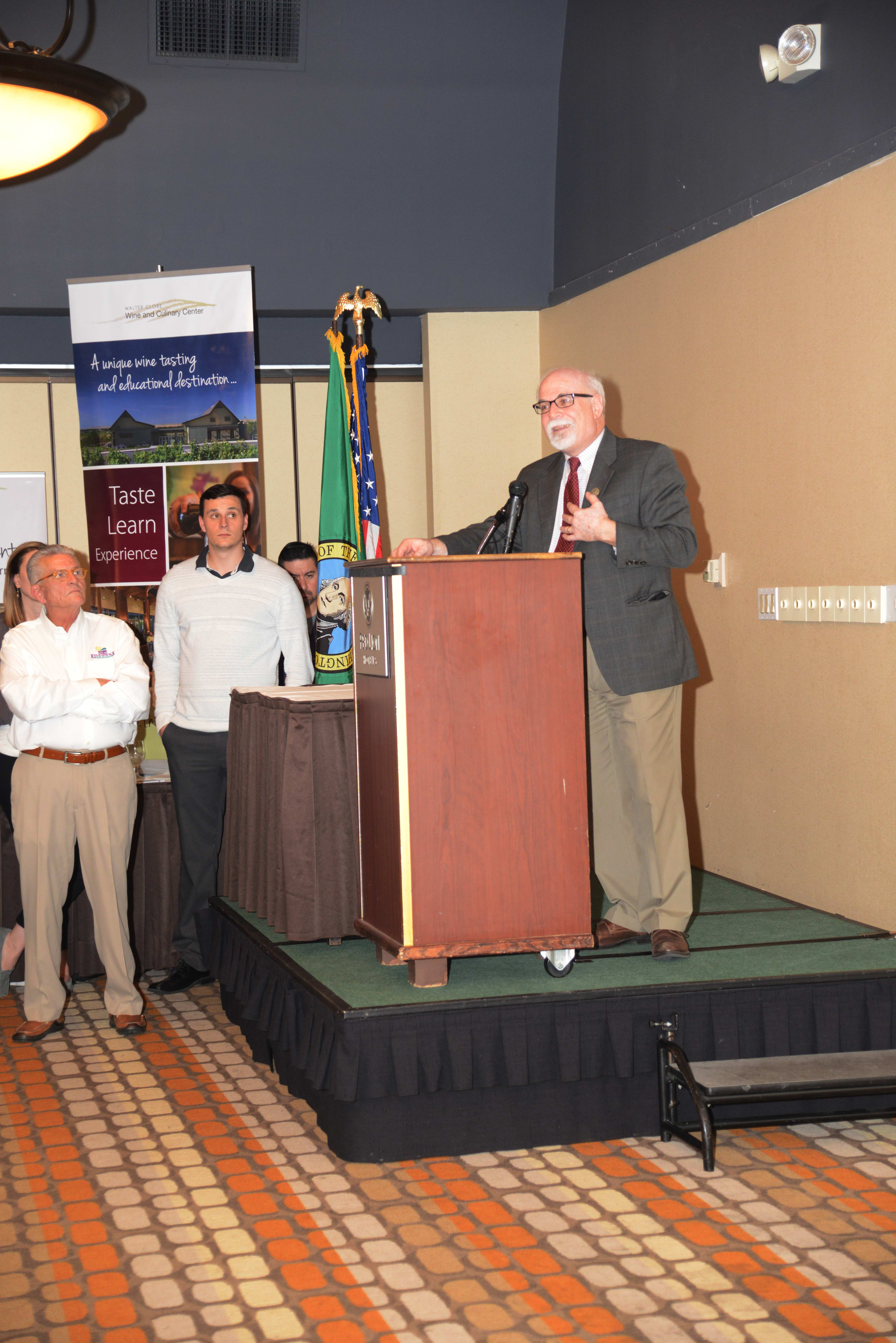 DOE Deputy Under Secretary David Klaus speaks to Tri-Cities community DOE Deputy Under Secretary David Klaus speaks to Tri-Cities community
