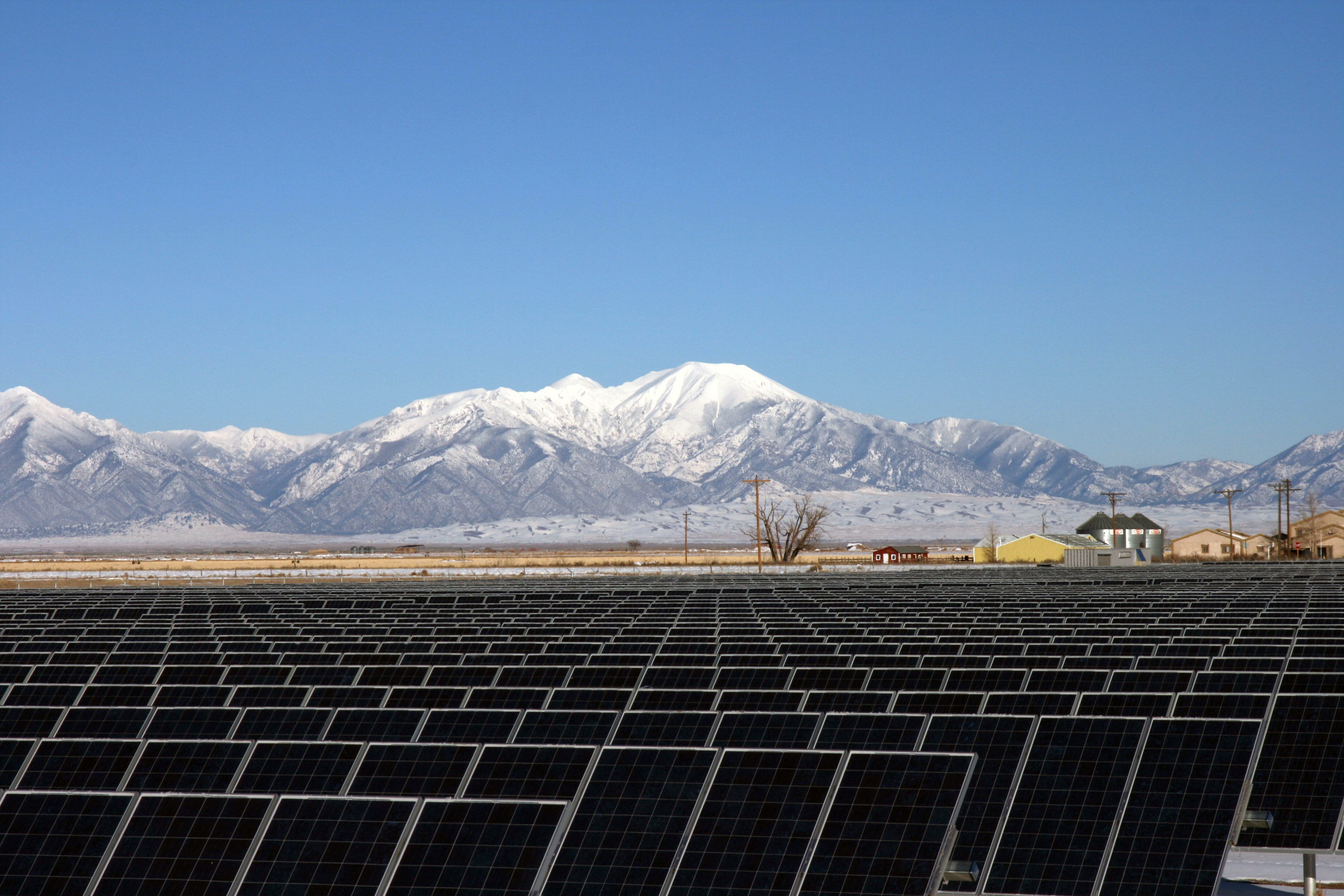 china-s-largest-ever-solar-farm-goes-live-on-grid-cip-news