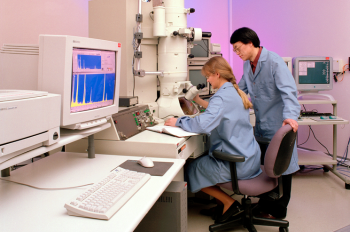The Transmission Electron Microscope (TEM) at the William R. Wiley Environmental Molecular Sciences Laboratory at the Pacific Northwest National Laboratory is used to image metals, ceramics, minerals, nanostructured materials, and biological-related materials and tissues at atomic-bond-length resolution. | Photo of Pacific Northwest National Laboratory The Transmission Electron Microscope (TEM) at the William R. Wiley Environmental Molecular Sciences Laboratory at the Pacific Northwest National Laboratory is used to image metals, ceramics, minerals, nanostructured materials, and biological-related materials and tissues at atomic-bond-length resolution. | Photo of Pacific Northwest National Laboratory