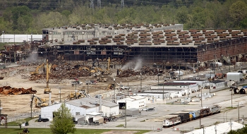 Demolition of Building K-25 was a massive undertaking. When constructed, it was the worldâs largest building. Demolition of Building K-25 was a massive undertaking. When constructed, it was the worldâs largest building.
