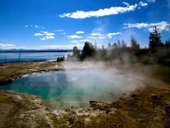 Alternative fuel vehicles and advanced vehicle technologies are helping to keep National treasures like Yellowstone National Park in Cody, Wyoming pristine. | Photo by Jeff Gunn Alternative fuel vehicles and advanced vehicle technologies are helping to keep National treasures like Yellowstone National Park in Cody, Wyoming pristine. | Photo by Jeff Gunn