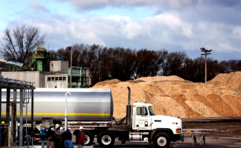 API ships first RIN-qualified cellulosic ethanol from their Alpena Biorefinery. Photo: Alex Wisniewski API ships first RIN-qualified cellulosic ethanol from their Alpena Biorefinery. Photo: Alex Wisniewski