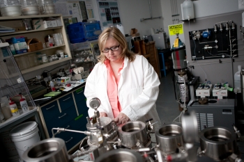 Barbara Kutchko, a well-bore cement researcher, studies the make-up and properties of cement used in oil and gas drilling. | Photo courtesy of the National Energy Technology Lab (NETL). Barbara Kutchko, a well-bore cement researcher, studies the make-up and properties of cement used in oil and gas drilling. | Photo courtesy of the National Energy Technology Lab (NETL).