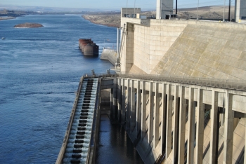 The Hydropower RAPID Toolkit uses an OpenEI wiki-based platform that makes permitting information easily accessible from one location. (Photo by Sarah Wagoner / NREL 38642) The Hydropower RAPID Toolkit uses an OpenEI wiki-based platform that makes permitting information easily accessible from one location. (Photo by Sarah Wagoner / NREL 38642)