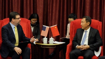 David Friedman (left), acting Assistant Secretary for Energy Efficiency and Renewable Energy, speaks with Zhang Yong, Vice Chairman of China's National Development and Reform Commission, during the U.S.-China Energy Efficiency Forum in Beijing. David Friedman (left), acting Assistant Secretary for Energy Efficiency and Renewable Energy, speaks with Zhang Yong, Vice Chairman of China's National Development and Reform Commission, during the U.S.-China Energy Efficiency Forum in Beijing.