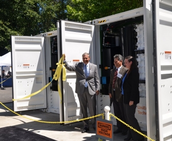 Washington State Governor Jay Inslee, UniEnergy Technologies CEO Dr. Z. Gary Yang, and Assistant Secretary Patricia Hoffman (left to right) at the July 8 event in Mukilteo, Washington.
Photo courtesy of Office of Washington State Governor Jay Inslee Washington State Governor Jay Inslee, UniEnergy Technologies CEO Dr. Z. Gary Yang, and Assistant Secretary Patricia Hoffman (left to right) at the July 8 event in Mukilteo, Washington.
Photo courtesy of Office of Washington State Governor Jay Inslee