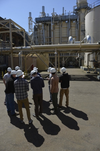 Students in Western Washington Universityâs spring 2013 âApplications in Energy Productionâ course get an up-close view of how energy is generated. | Photo: Courtesy of Chris Linder, Western Washington University. Students in Western Washington Universityâs spring 2013 âApplications in Energy Productionâ course get an up-close view of how energy is generated. | Photo: Courtesy of Chris Linder, Western Washington University.