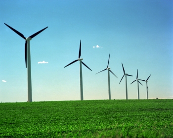 In 2015 alone, installed wind capacity increased by more than 12% (8,100 megawatts), accounting for more than half of all new renewable capacity additions in the United States. | <em>Photo credit: Warren Gretz/NREL</em>
