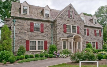A historic home with low-e storm windows. Image: QUANTA Technologies, Inc. A historic home with low-e storm windows. Image: QUANTA Technologies, Inc.