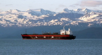 A tanker carries liquified natural gas (LNG) off the coast of Homer, Alaska. | Photo courtesy of the Federal Energy Regulatory Commission. A tanker carries liquified natural gas (LNG) off the coast of Homer, Alaska. | Photo courtesy of the Federal Energy Regulatory Commission.