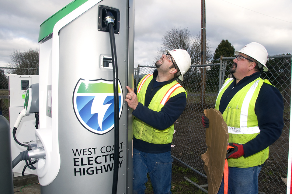 Clean Cities Coalitions Charge Up PlugIn Electric Vehicles