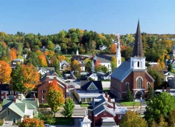 The City of Montpelier, Vermont, has the distinction of being the smallest state capital in the United States with a population of just over 8000 people. Sitting east of the Green Mountains, Montpelier serves as a cultural and economic hub and features a vibrant, close-knit community and a friendly, scenic atmosphere. â Photo courtesy of Cogeneration & On-Site Power Production Magazine. The City of Montpelier, Vermont, has the distinction of being the smallest state capital in the United States with a population of just over 8000 people. Sitting east of the Green Mountains, Montpelier serves as a cultural and economic hub and features a vibrant, close-knit community and a friendly, scenic atmosphere. â Photo courtesy of Cogeneration & On-Site Power Production Magazine.