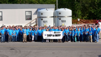 Employees celebrate first shipment to WIPP