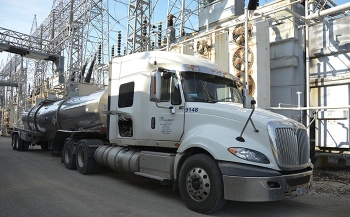 Workers transferred oil from the X-530 switchyard to tanker trucks in a recycling project that resulted in a gross return of approximately $72,000 to the Southern Ohio Diversification Initiative to support economic development in the area.