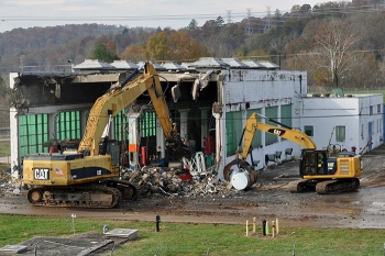 URS | CH2M Oak Ridge workers demolished the K-802 Pumphouse at East Tennessee Technology Park during the April-September 2017 fee evaluation period.