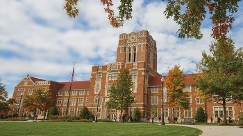 The University of Tennessee is offering the nationâs first nuclear decommissioning and environmental management minor degree.