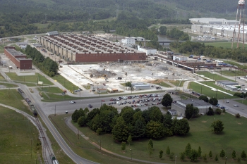 A view of the Building K-29 demolition site as the teardown was nearly finished in 2006. The building was surrounded by Building K-27, the K-731 Switch House, and the Poplar Creek facilities, which are now cleared away.