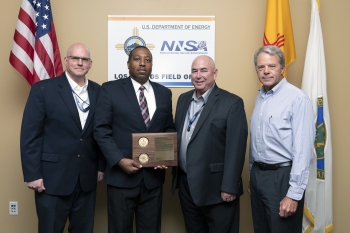 Noel Johnson receives his NNSA Security Manager of the Year award