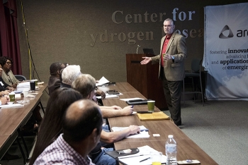 The Savannah River Site (SRS) recently hosted DOEâs annual forum to share opportunities with local small businesses.