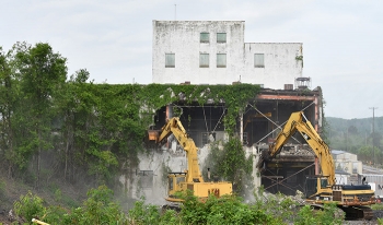 EMâs latest cleanup progress in Oak Ridge has brought the end of an era at the East Tennessee Technology Park (ETTP).