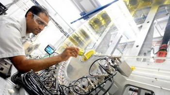 pnnl-calendar-010515-headliner.jpg Argonne physicist Mahalingam Balasubramanian loads an in situ lithium-ion battery into the low-energy resolution inelastic X-ray (LERIX) system at the Advanced Photon Source.